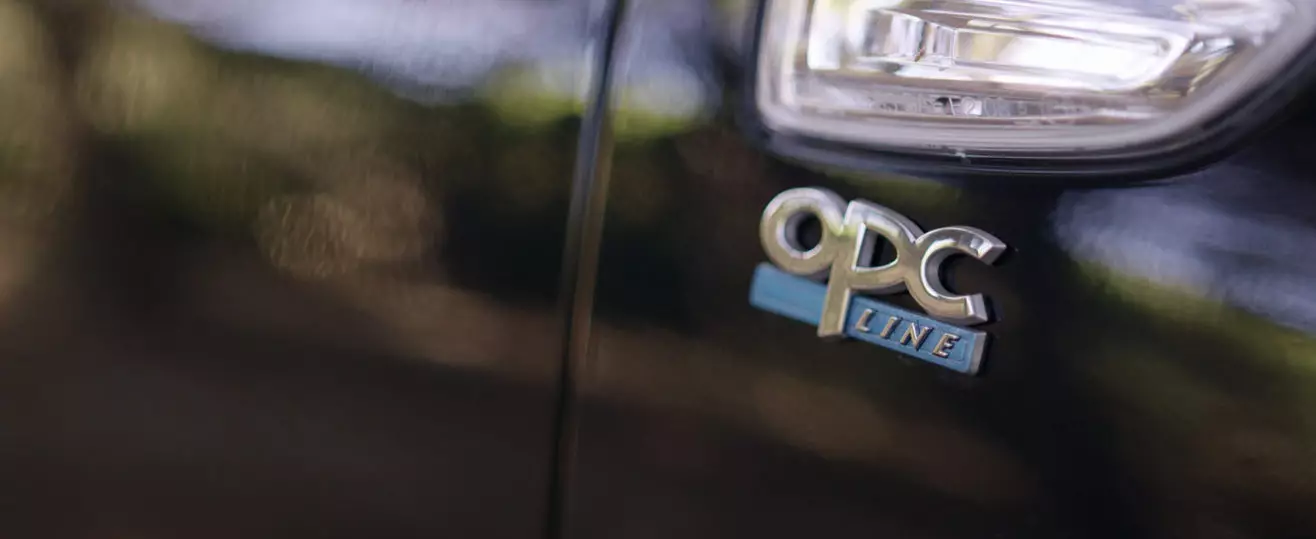 د Opel Insignia Grand Sport
