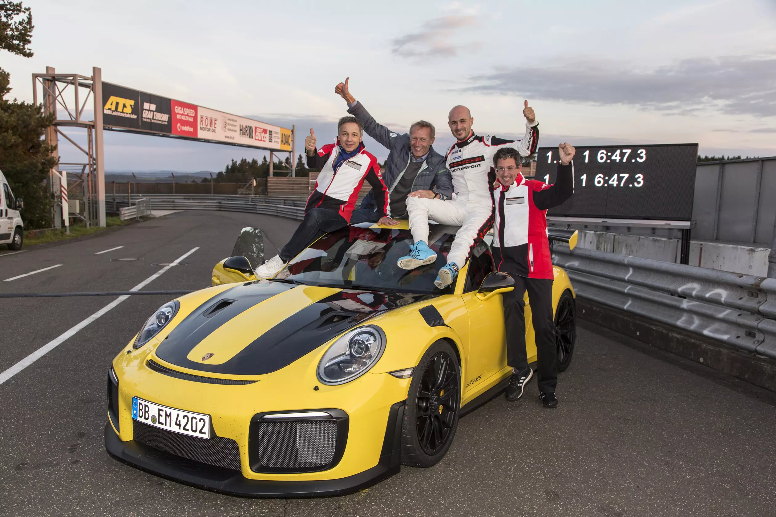 Porsche 911 GT2 RS. Låt kungen av det 