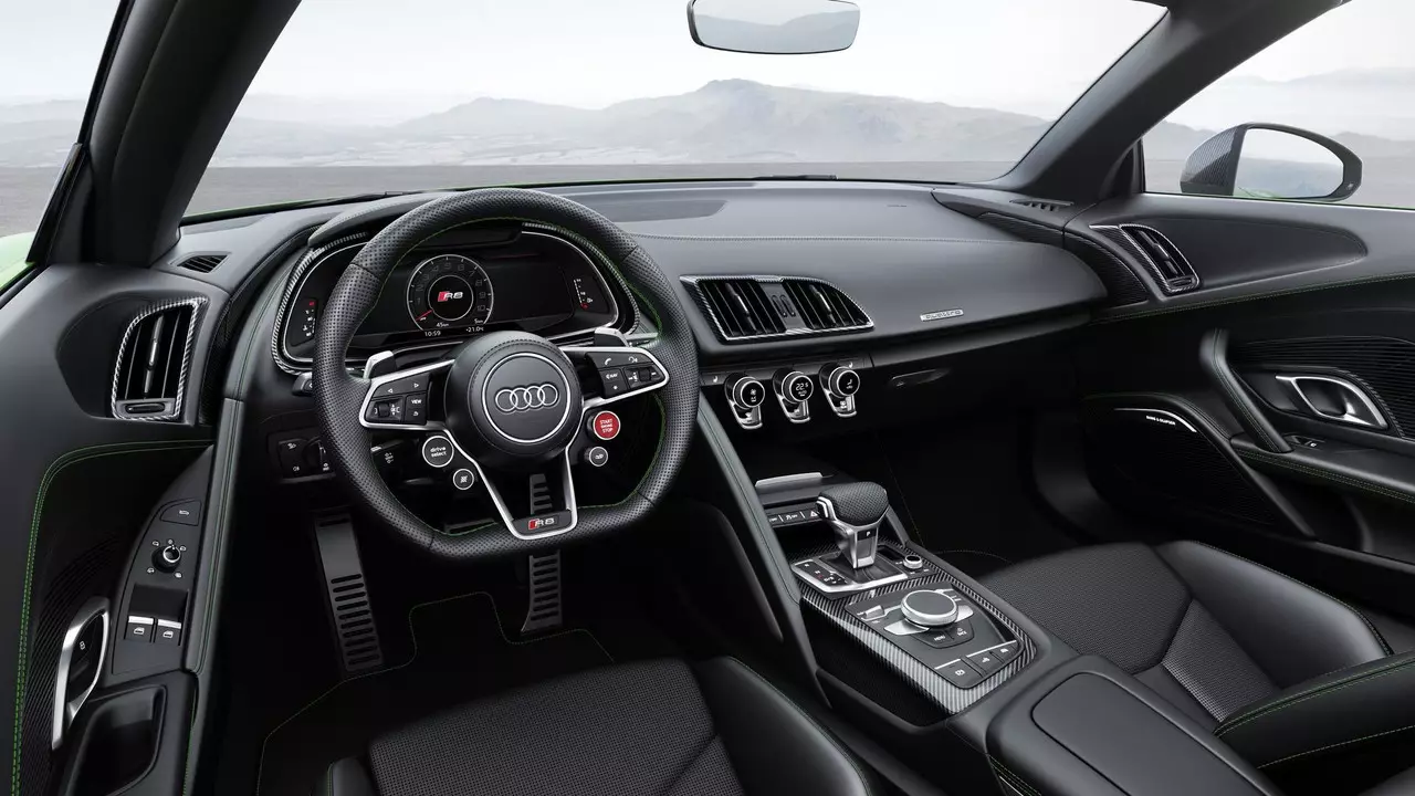 Audi R8 Spyder V10 Plus 2017 - interior