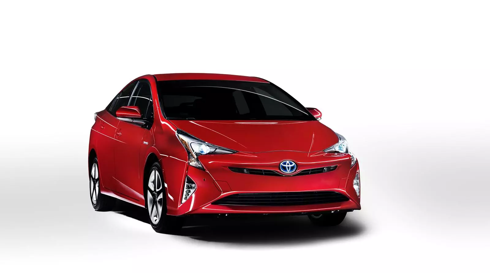 Toyota Prius: 2016 aýratynlyklary belli 15662_1