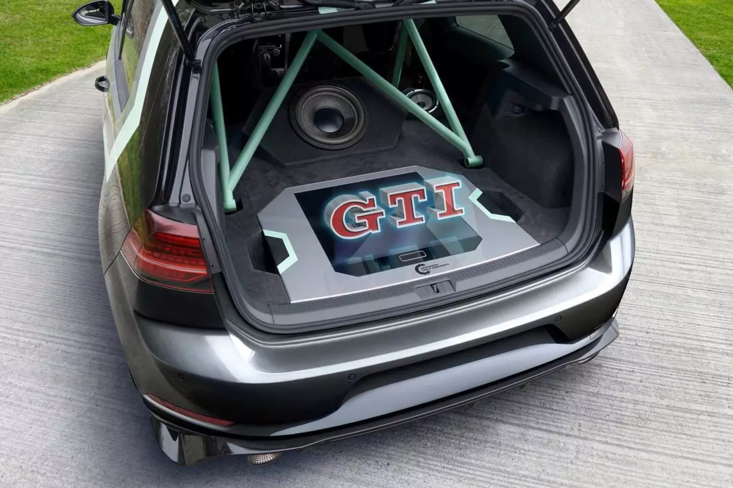 “Volkswagen Golf GTI Aurora”