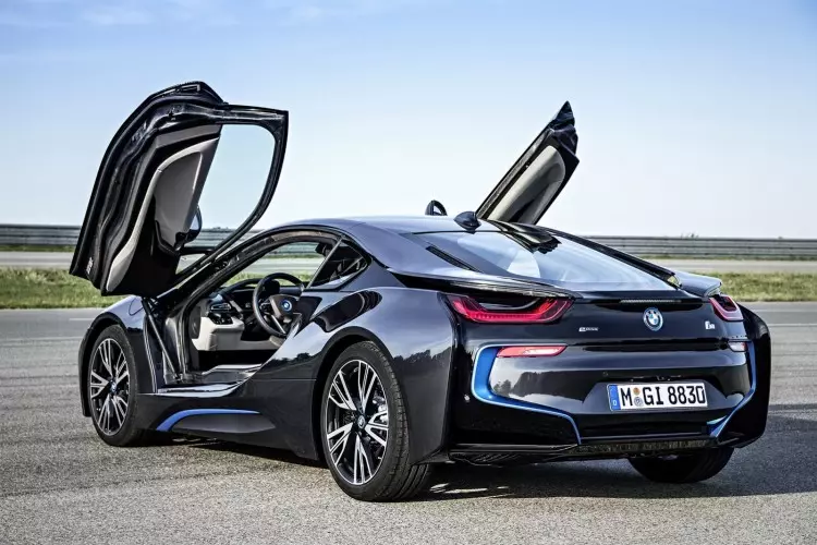 سيارة BMW-i8-4