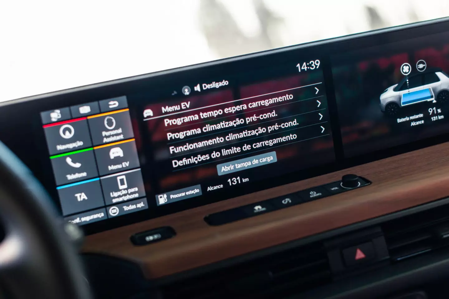 Infotainment system skrini