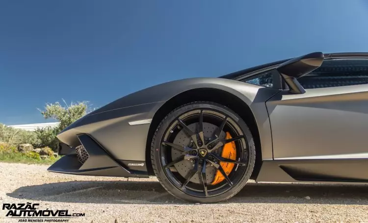 Lamborghini Aventador Roadster 50yèm anivèsè 3