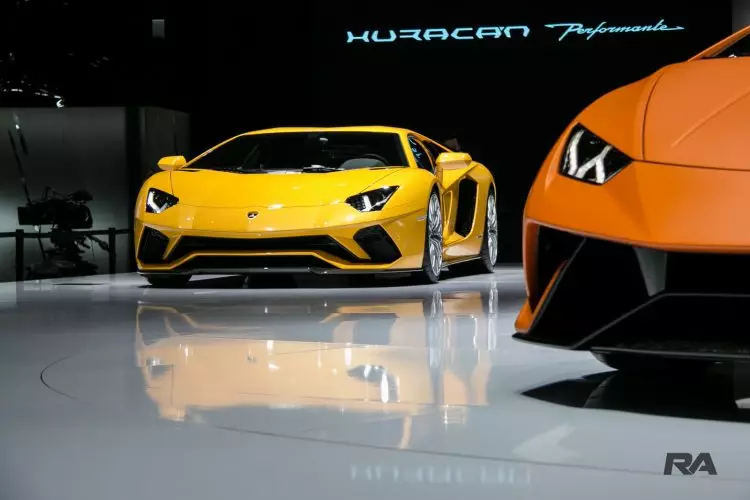 Lamborghini Aventador S នៅទីក្រុងហ្សឺណែវ។ ពិតណាស់បរិយាកាស! 16055_2