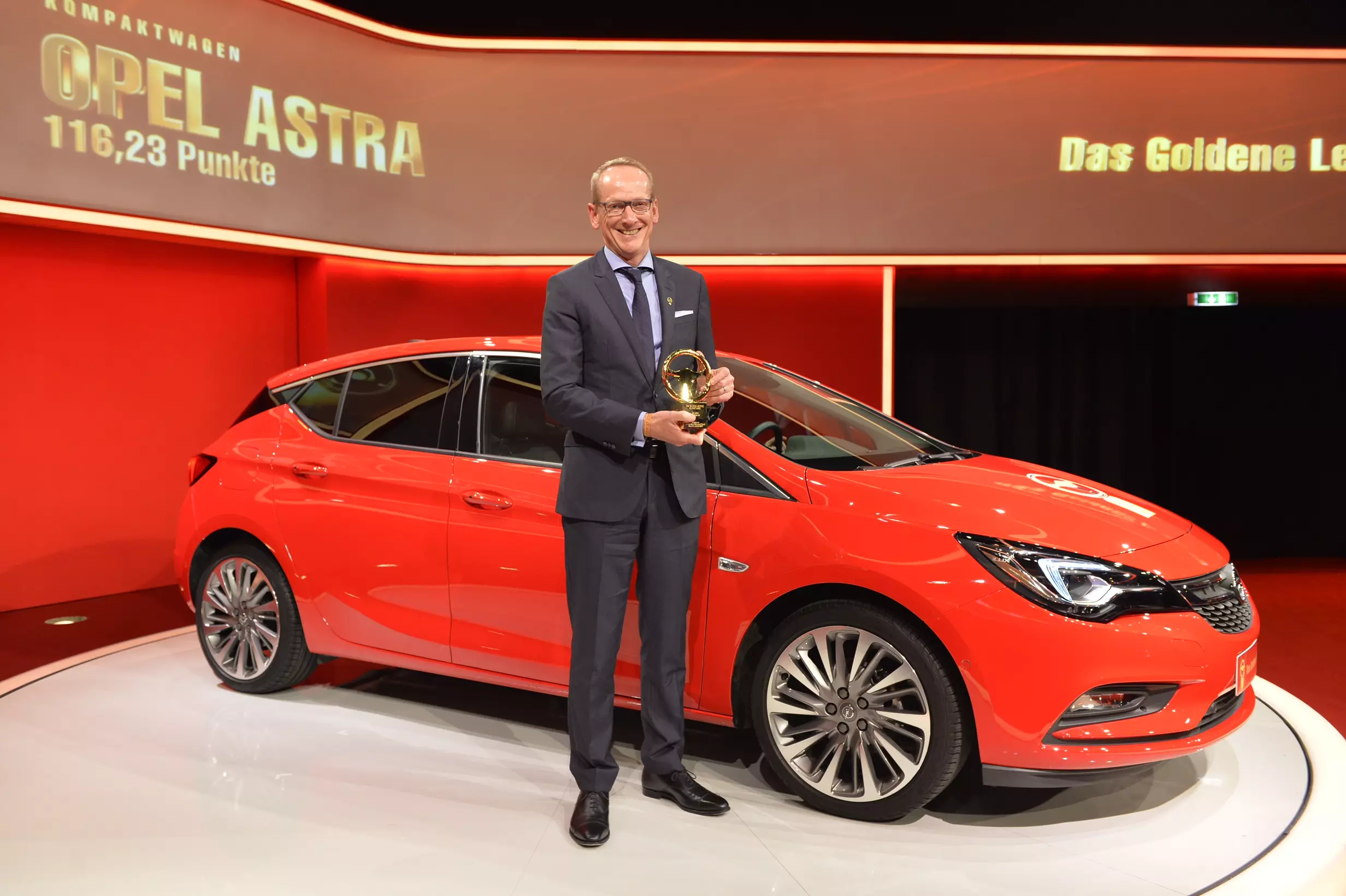 Opel Astra ya nû "Wheel Golden Steering 2015" qezenc kir