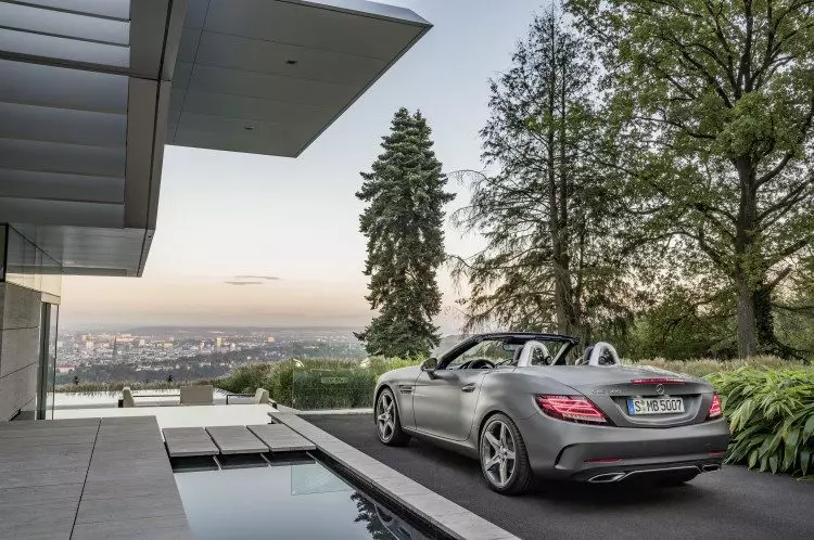 Ĉu ĝi estas la fino de la linio por la Mercedes-Benz SLC? 16159_1