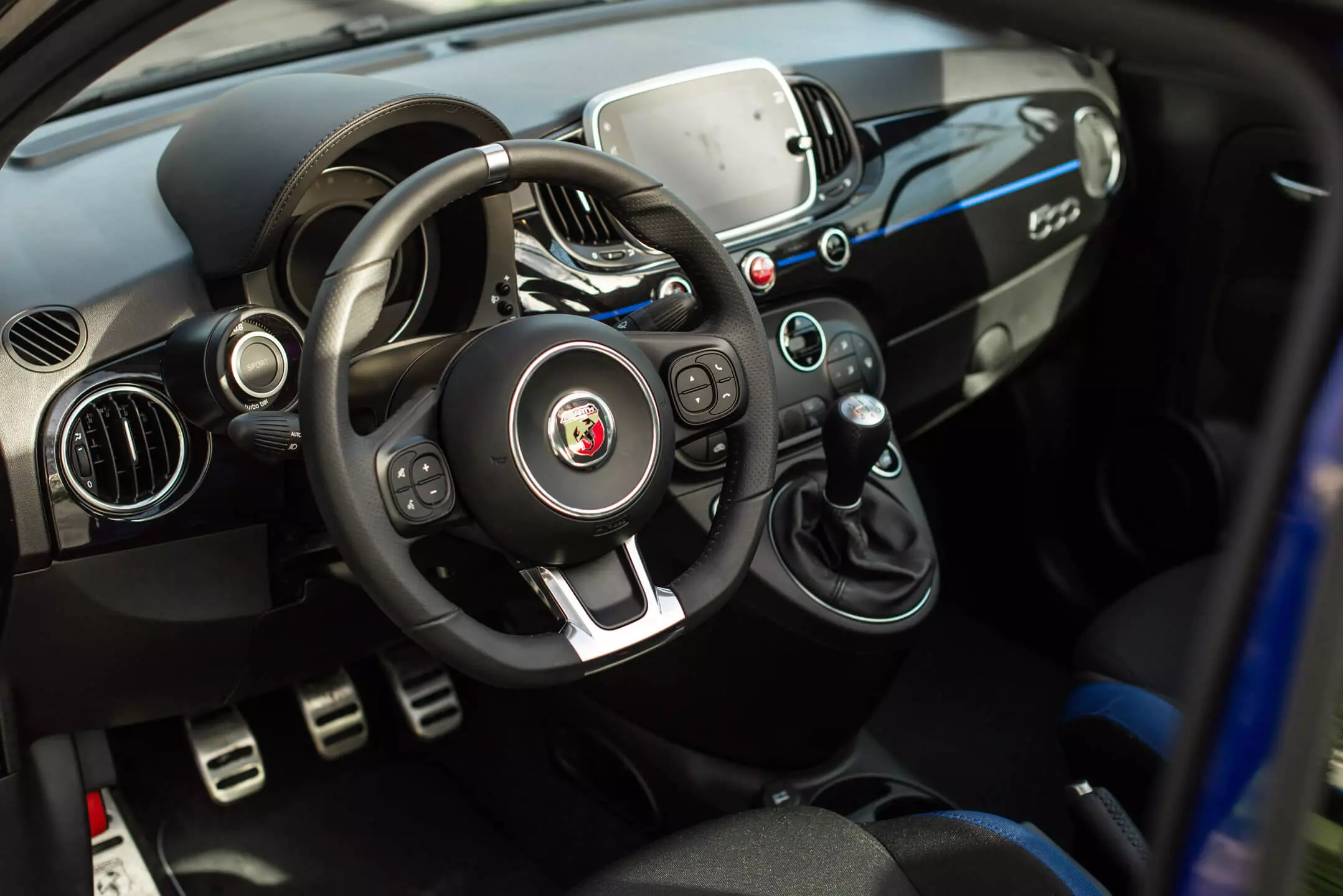 Abarth 595C مونسٹر انرجی یاماہا