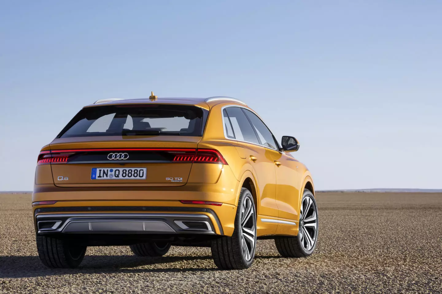 Audi Q8 දියත් කිරීම 2018