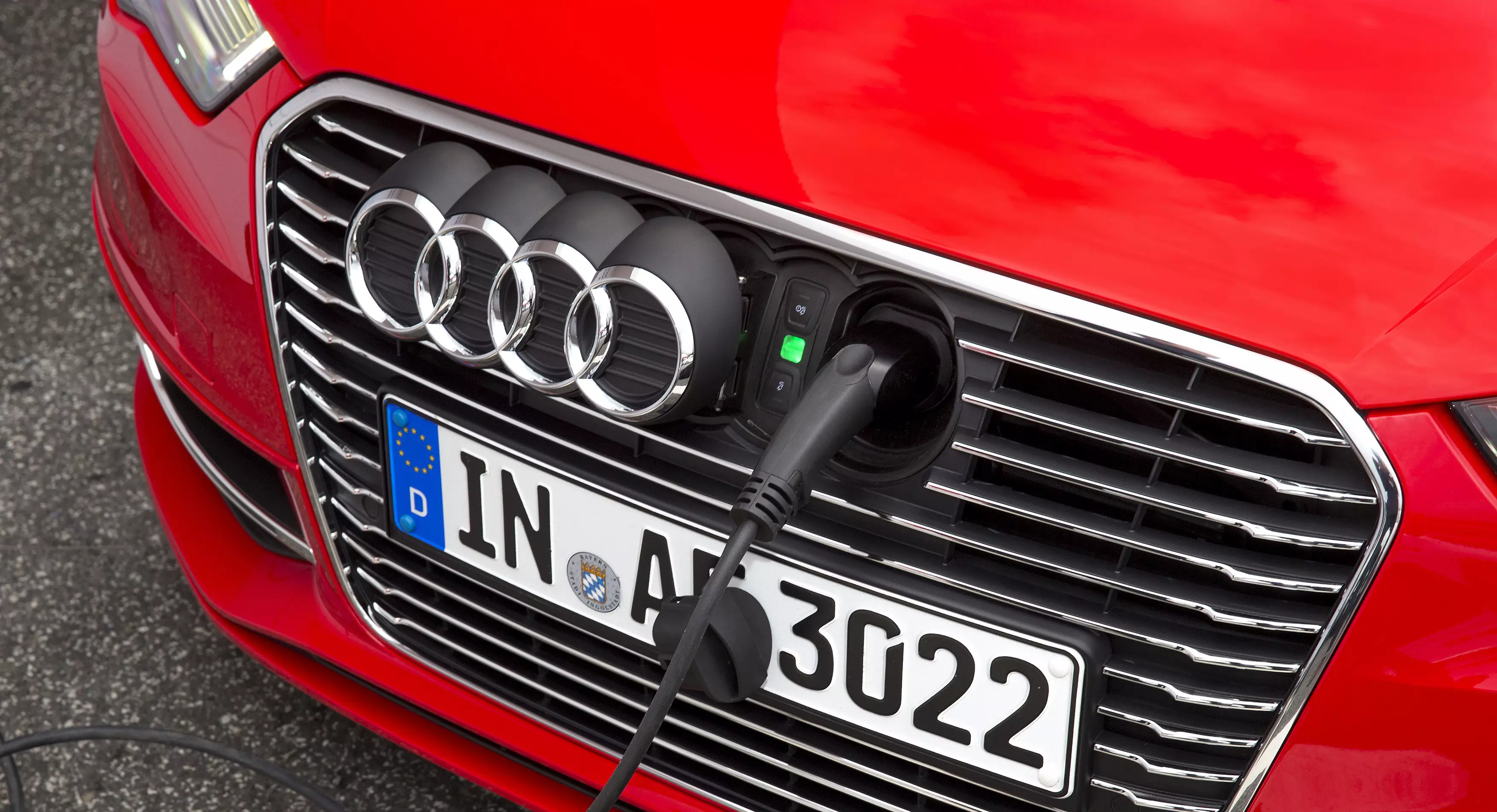 Audi A3 e-tron yanvar oyida 43 000 yevroga keladi 16327_2