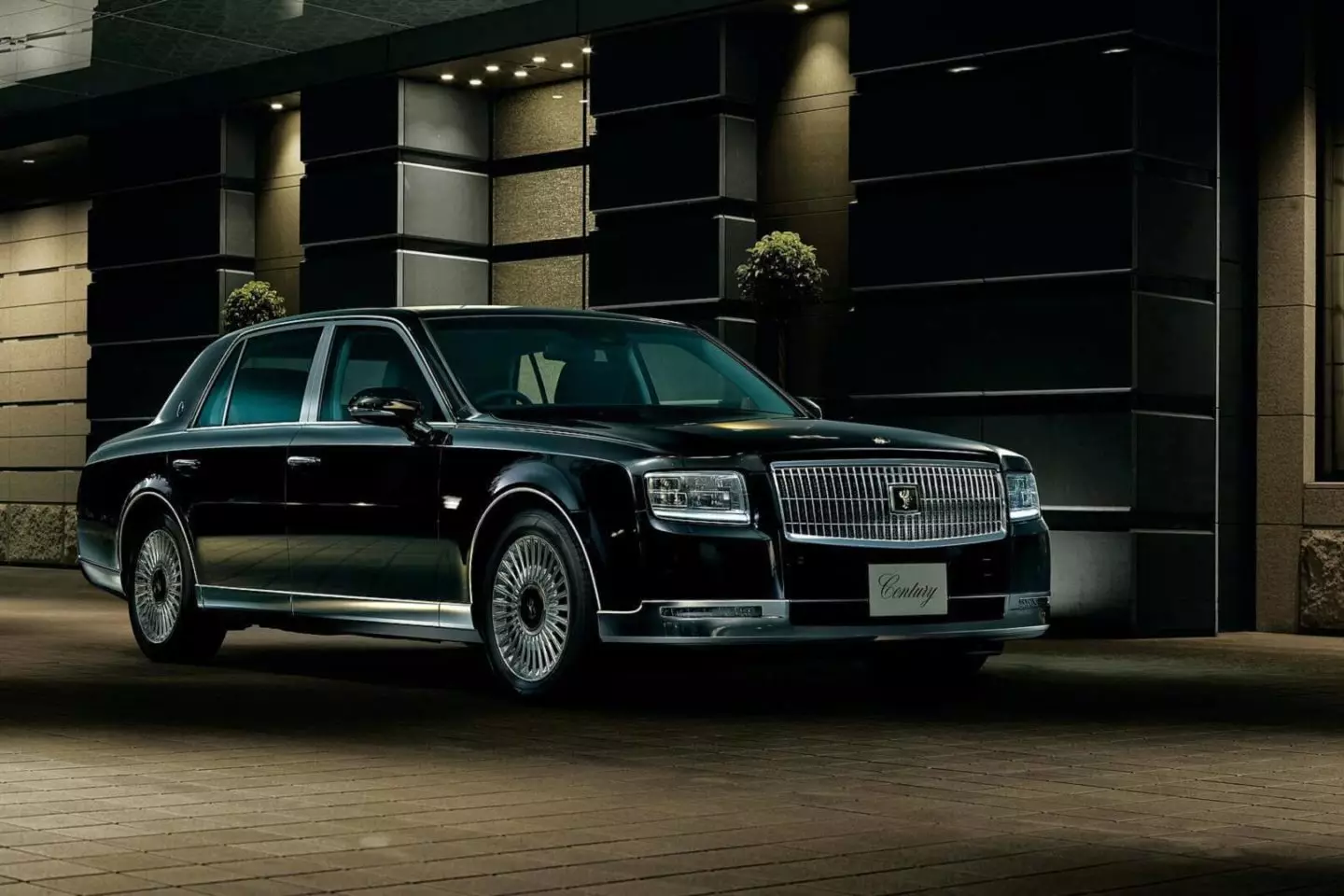 Toyota Century 2018