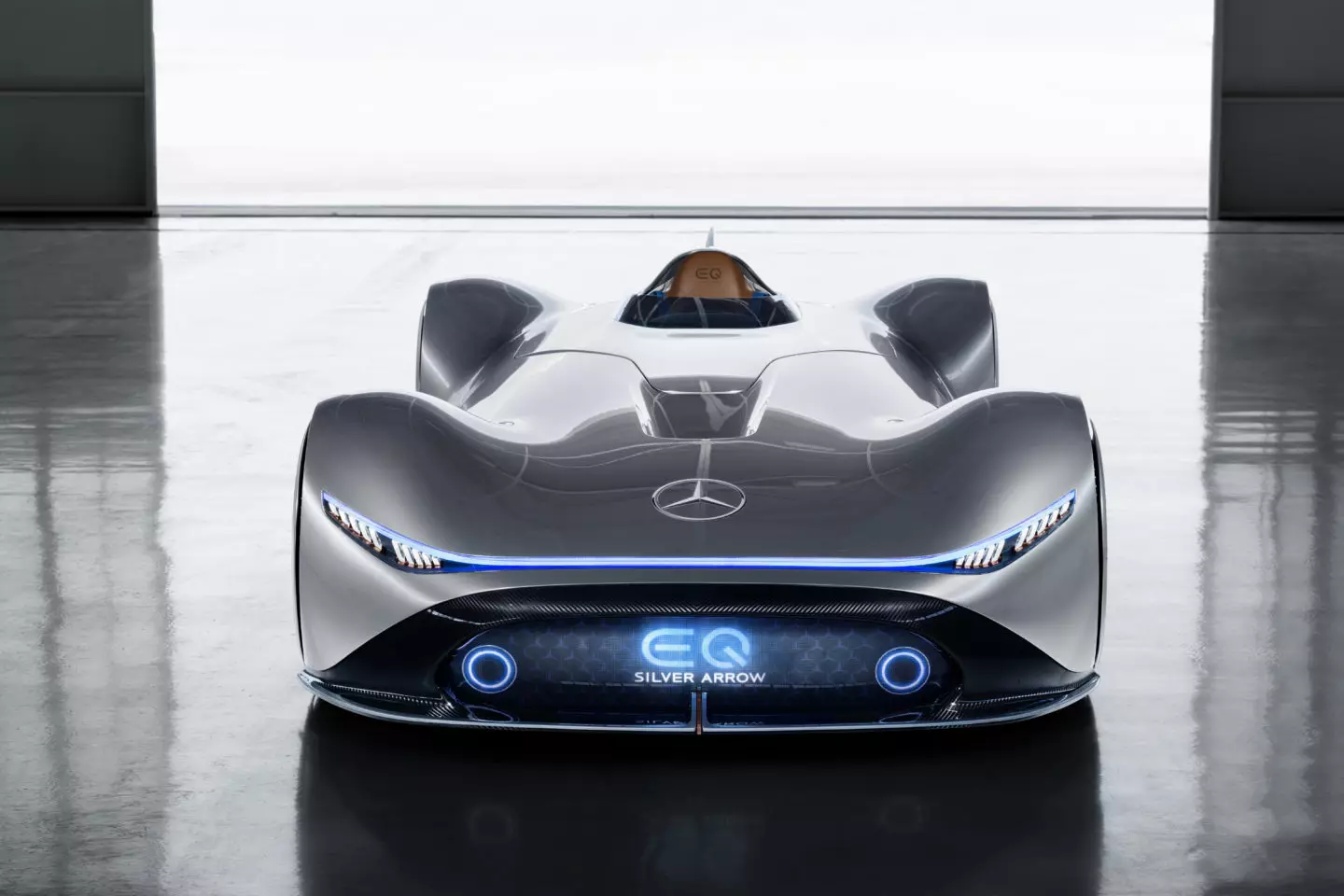 Freccia d'argento Mercedes-Benz Vision EQ. La nuova 