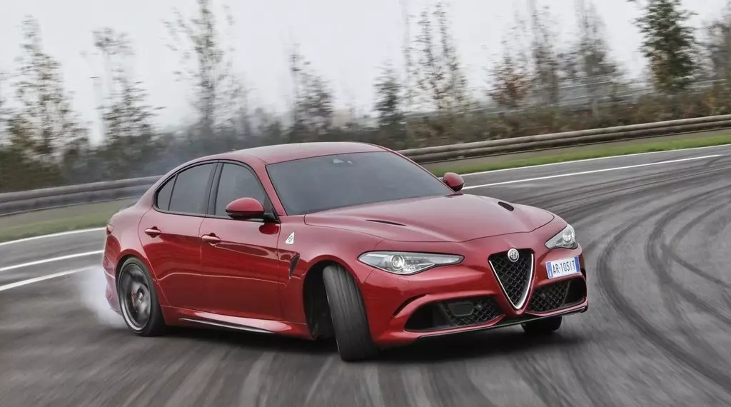 Alfa Romeo Giulia Q 2016 года