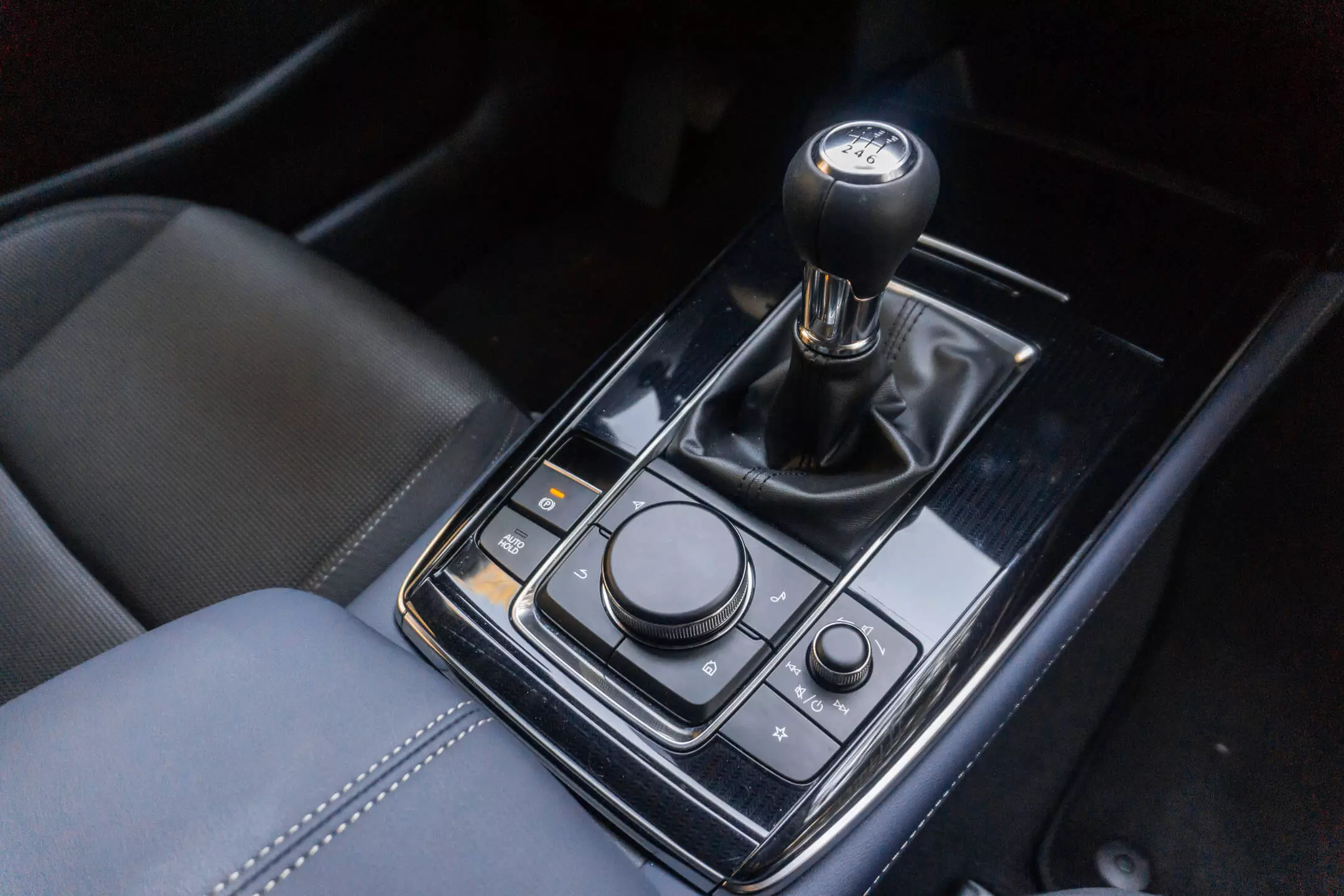 i-centre console