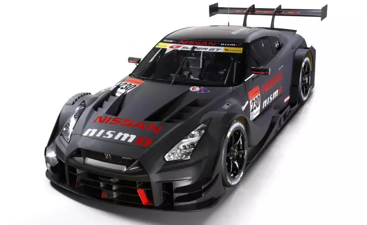 nissan-gt-r-nismo-2