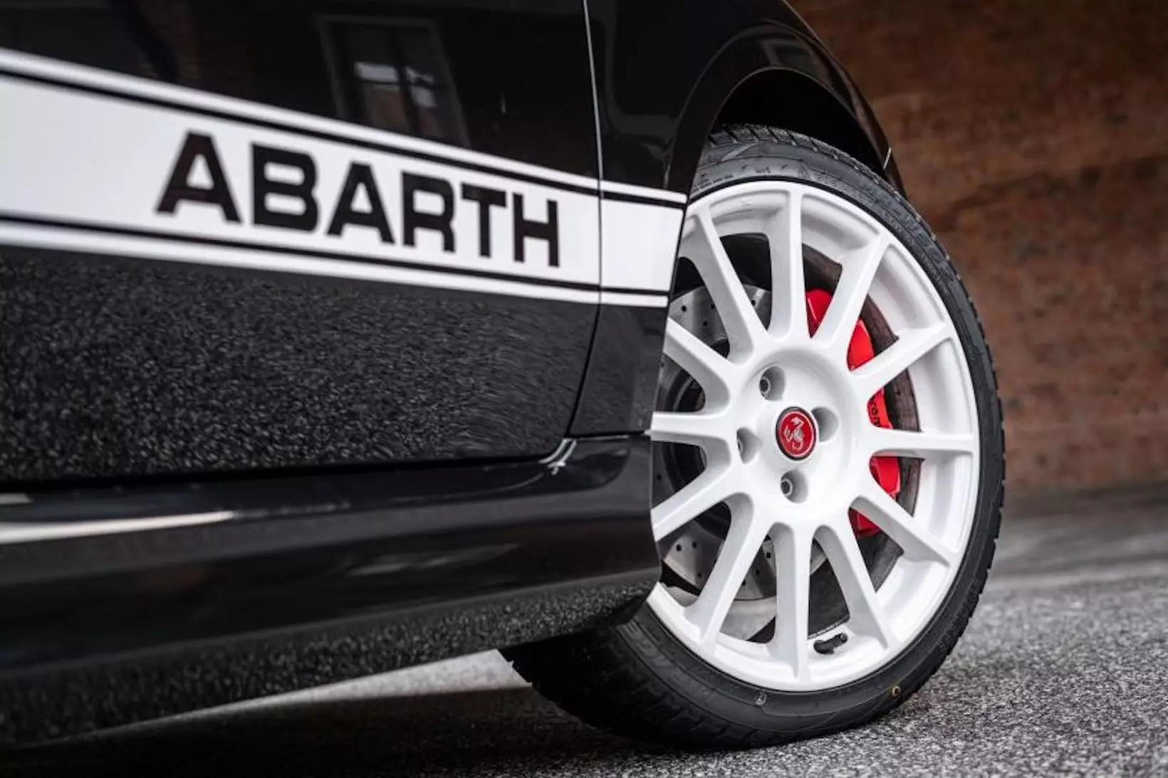 Abarth 695 Esseesse 11