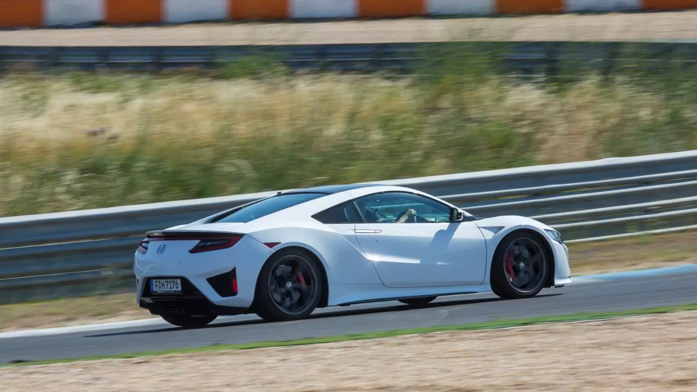 O lo'o fa'aalia le Honda NSX fou ile Estoril Circuit (fa'atasi ai ma ata fa'atusa) 17322_1