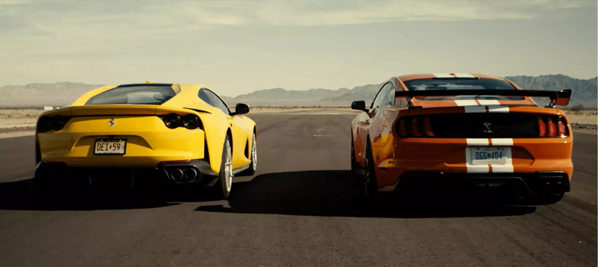 Ford Mustang contre Ferrari 812 Superfast