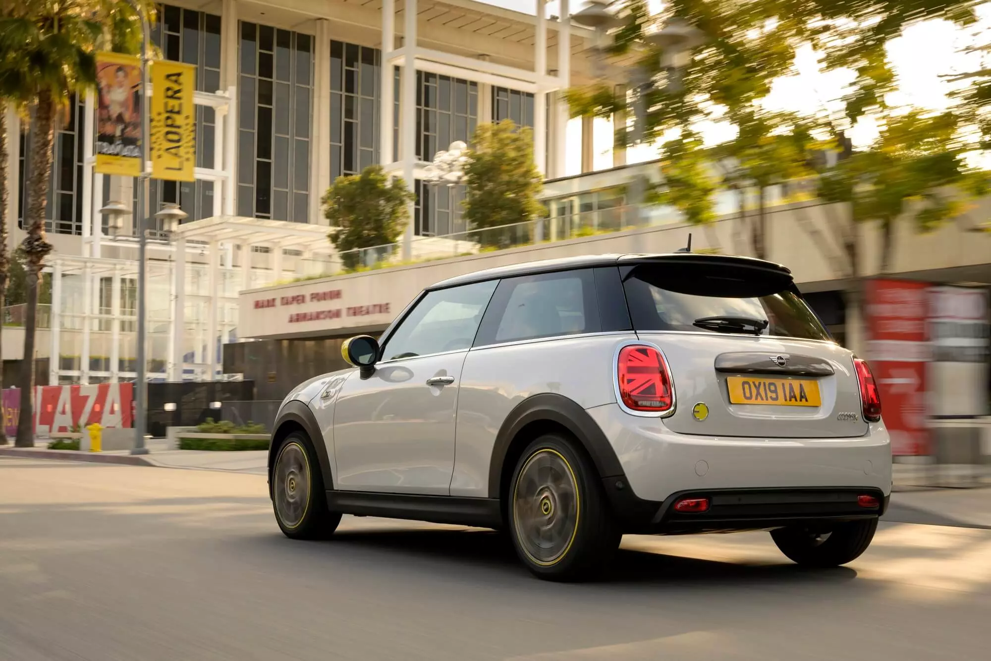 MINI Cooper SE Kab