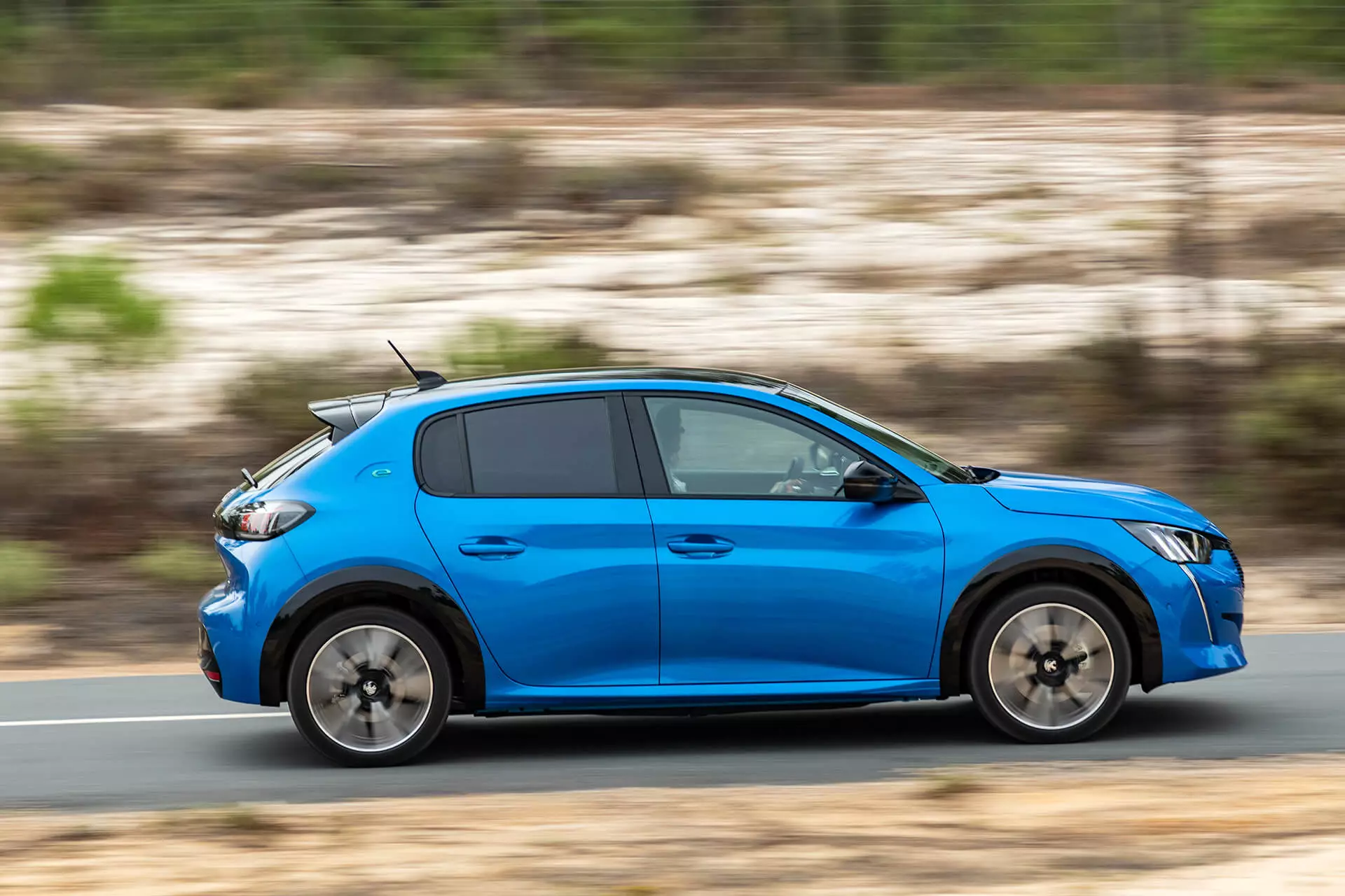 Peugeot e-208 GT ، 2019