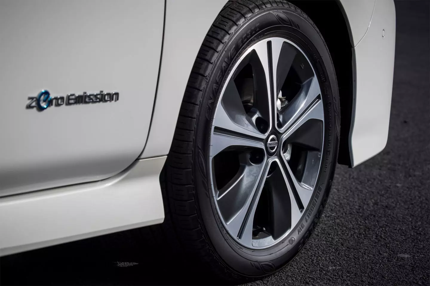 nissan leaf rims