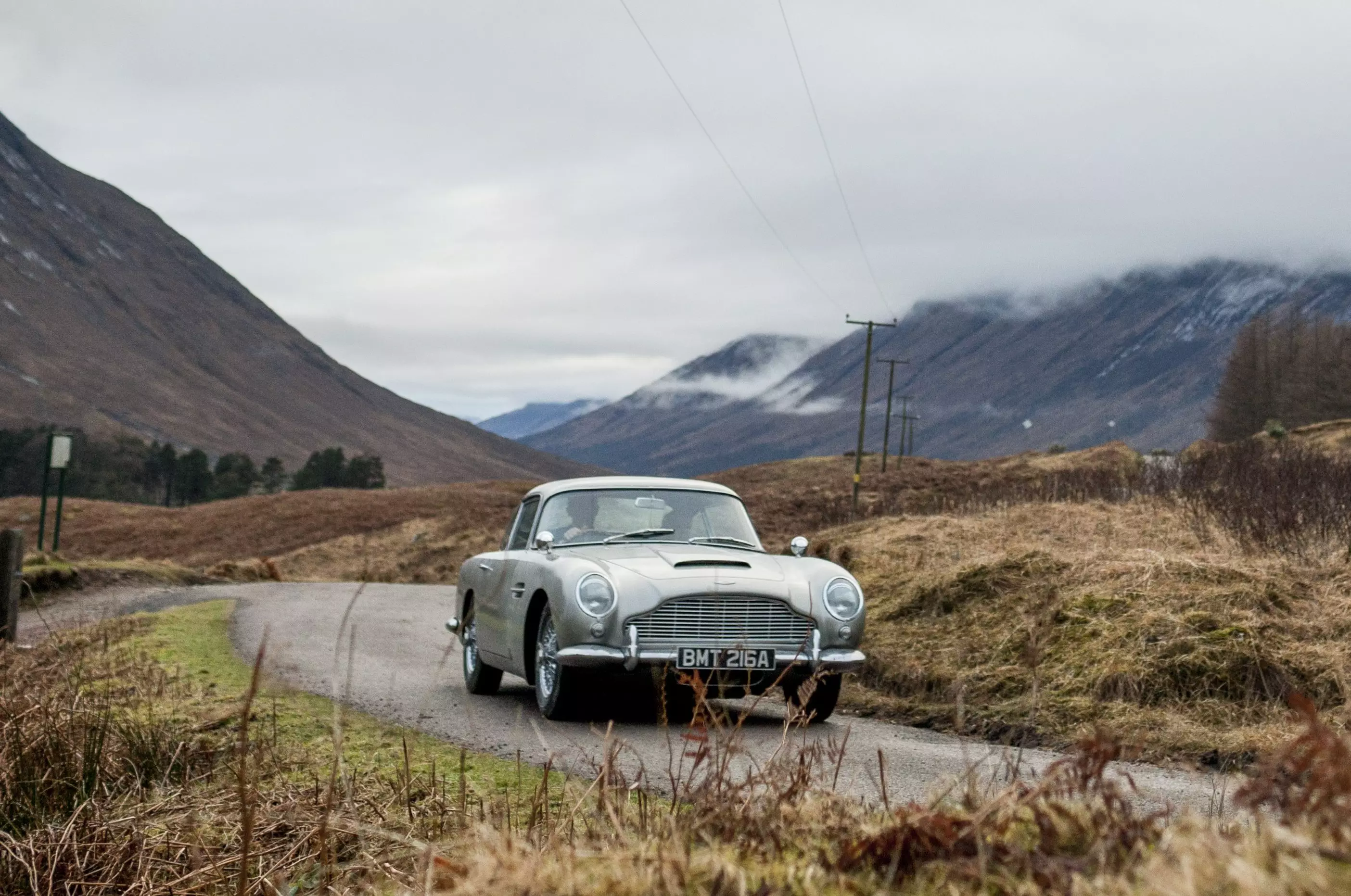 Aston Martin DB5 Джэймс Бонд