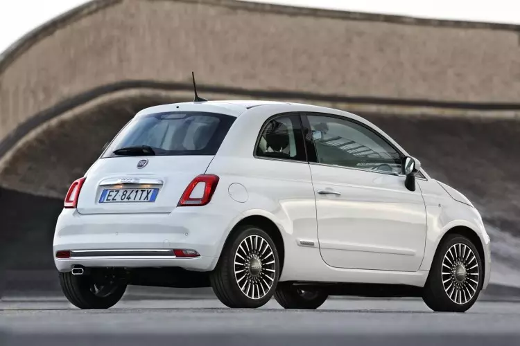 ក្រុមហ៊ុន Fiat500_2015_43