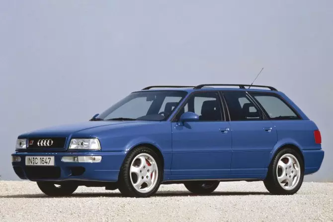 រថយន្ត Audi RS2 Avant