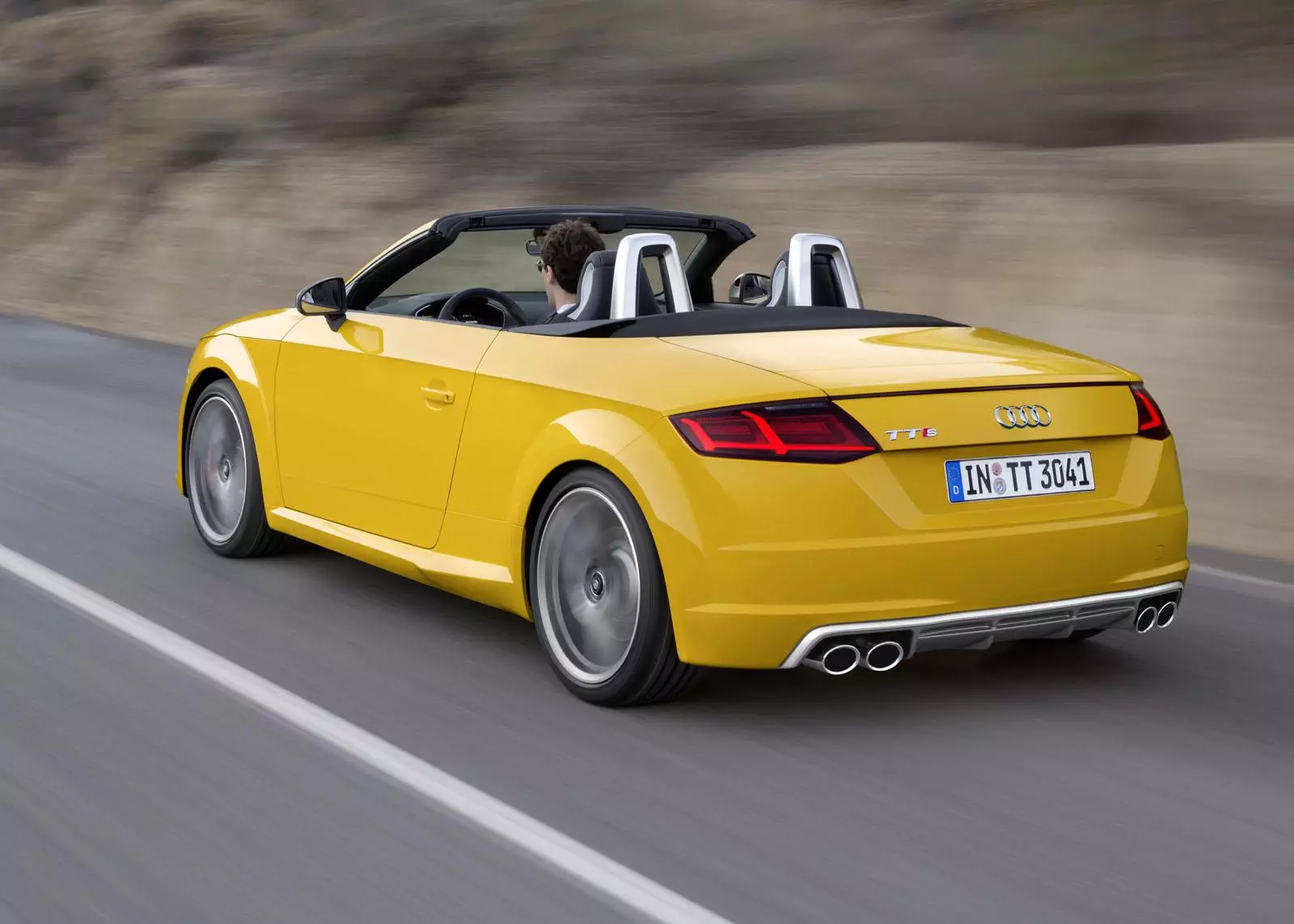 ئاۋدى TT Roadster ئېلان قىلىندى 17725_3