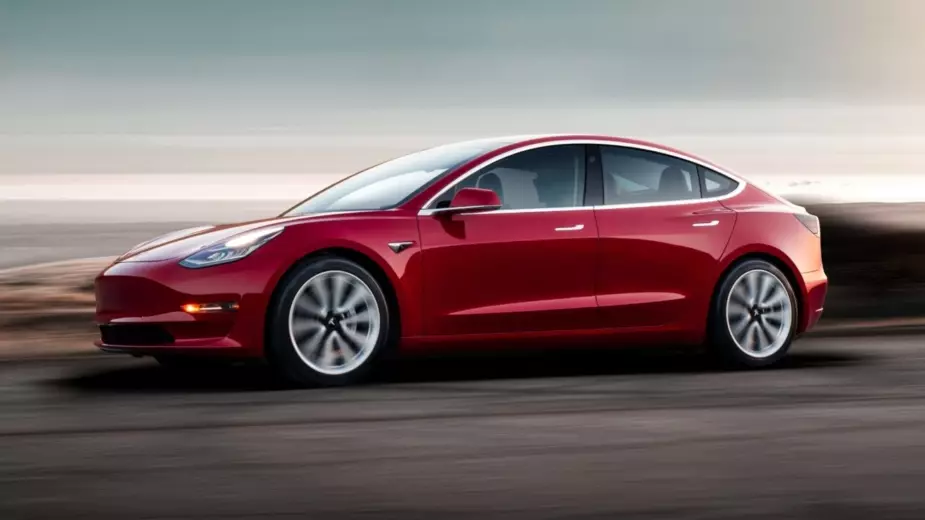 Ni izihe modoka zigurishwa kuri Tesla Model 3?