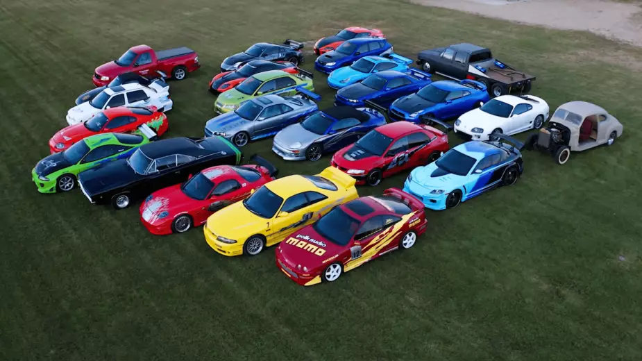 Kanadan, "Furious Speed" sagako erreplika autoen bilduma dago
