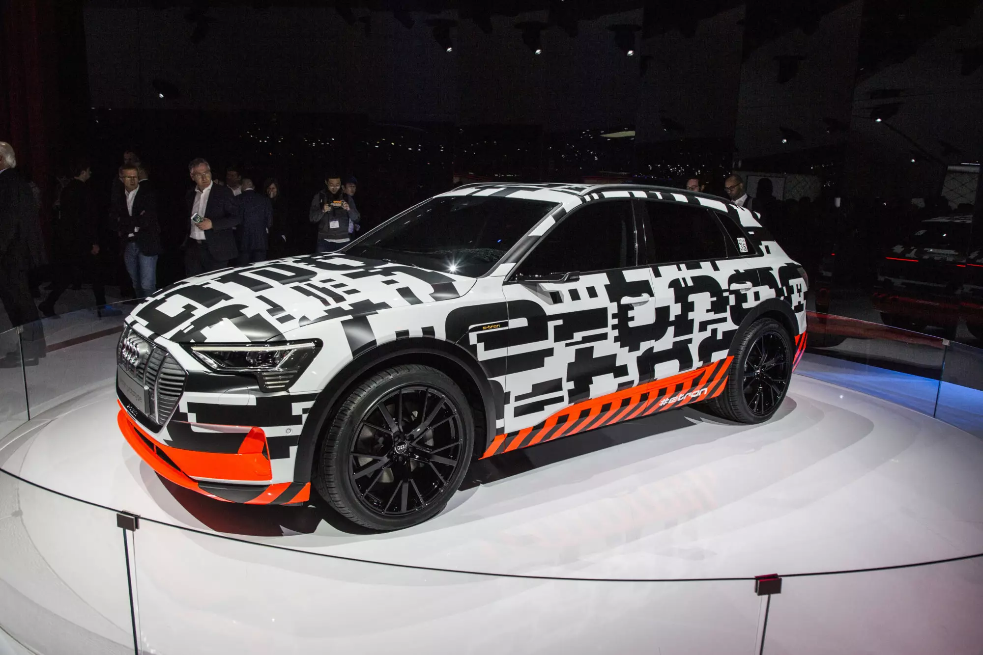 I-Audi e-tron