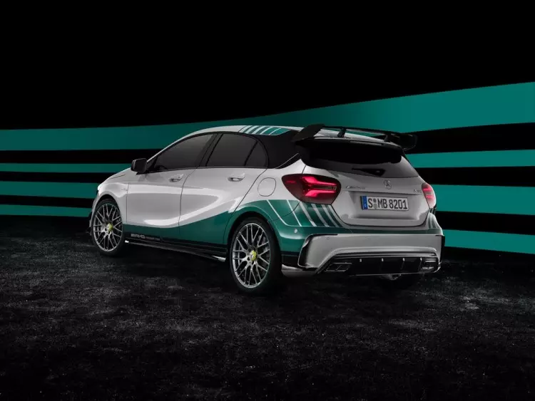 Mercedes-AMG świętuje mistrzostwa F1 specjalną edycją 17992_1