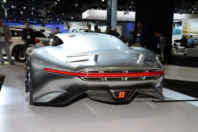 Mercedes-Benz-Vision_4 [2]