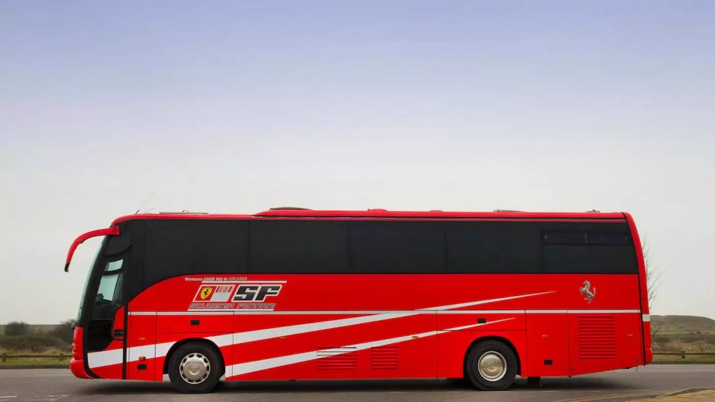 Scuderia Ferrari buss