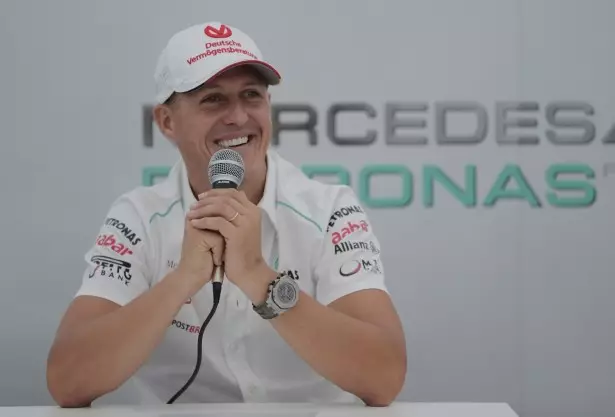 Michael Schumacher nimt oan de ein fan it seizoen ôfskied fan de motorsport 18341_1