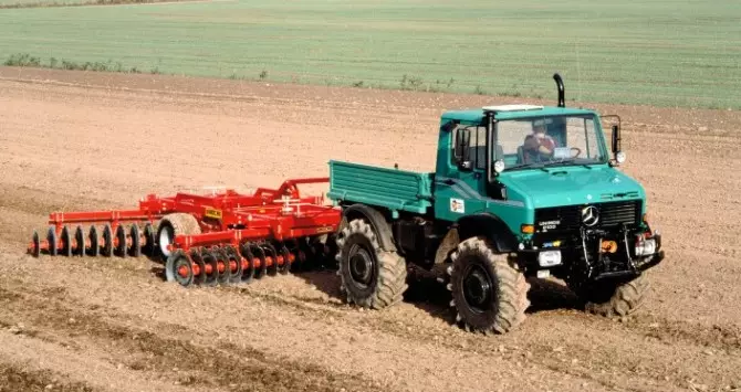 Unimog 7