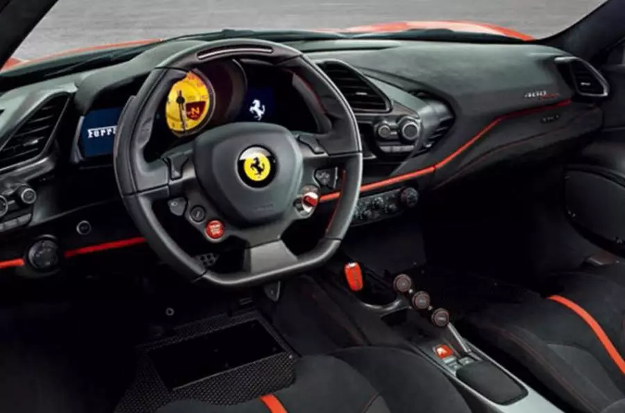 Pas startowy Ferrari 488 — wnętrze