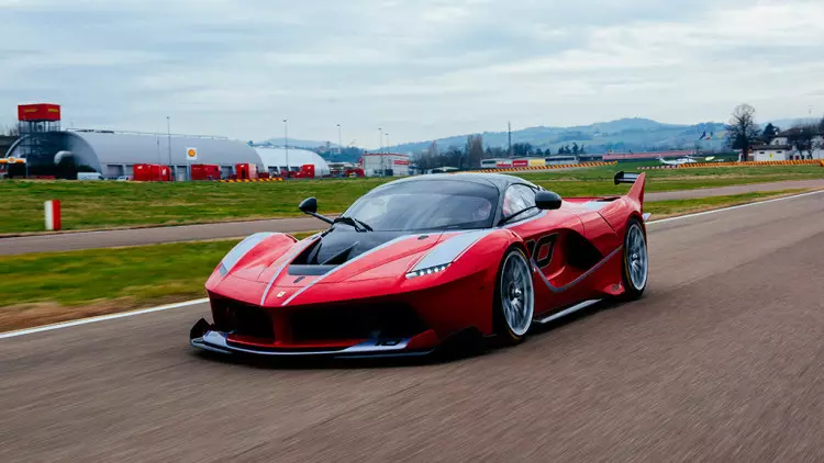 ferari_fxx_k_2015