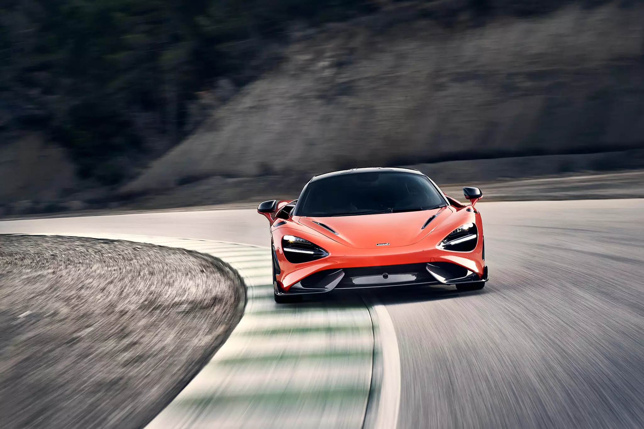 McLaren 765LT 2020 года