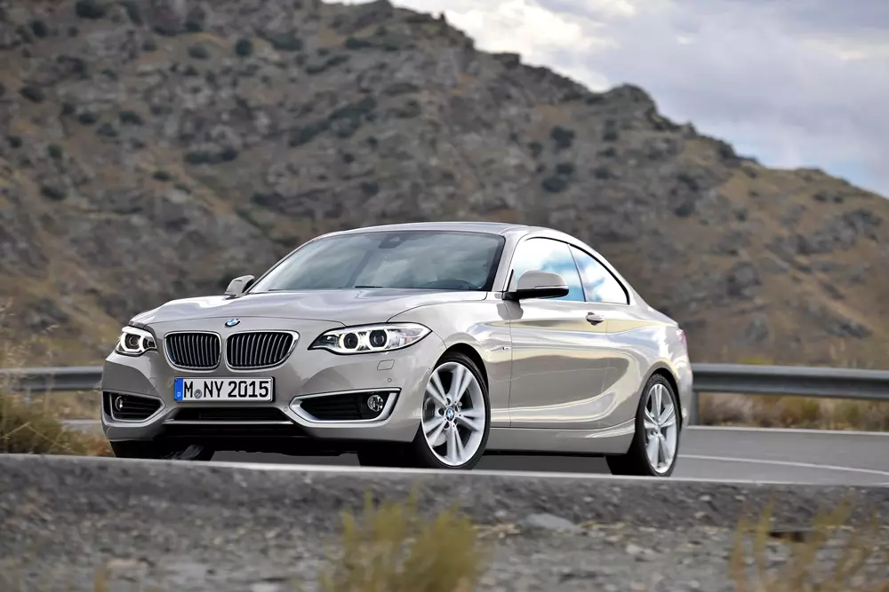 BMW 2 Series yatsopano idawululidwa: mpikisano wokhala ndi mpikisano! 1856_3