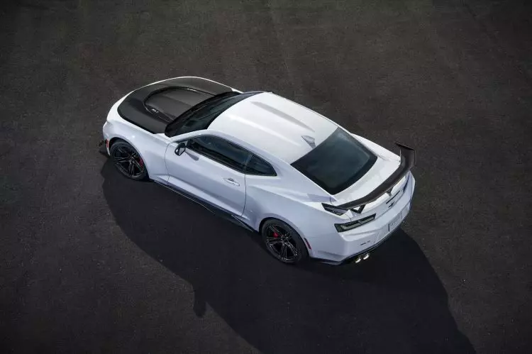 Chevrolet Camaro ZL1 1LE 2018 года - зверху