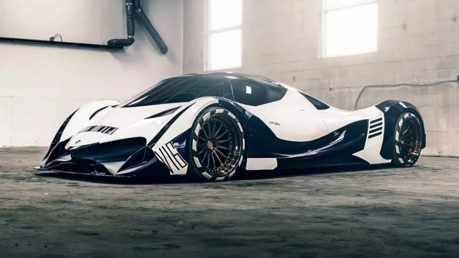 Арабский суперкар Devel Sixteen 2019