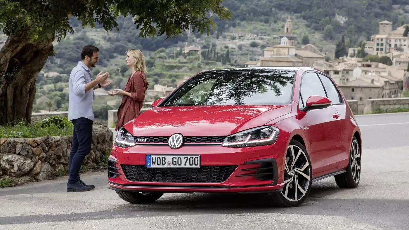 Qoyska VW Golf GT waxay leeyihiin 3 shaqsi. waa maxay dhibkaaga? 18726_1