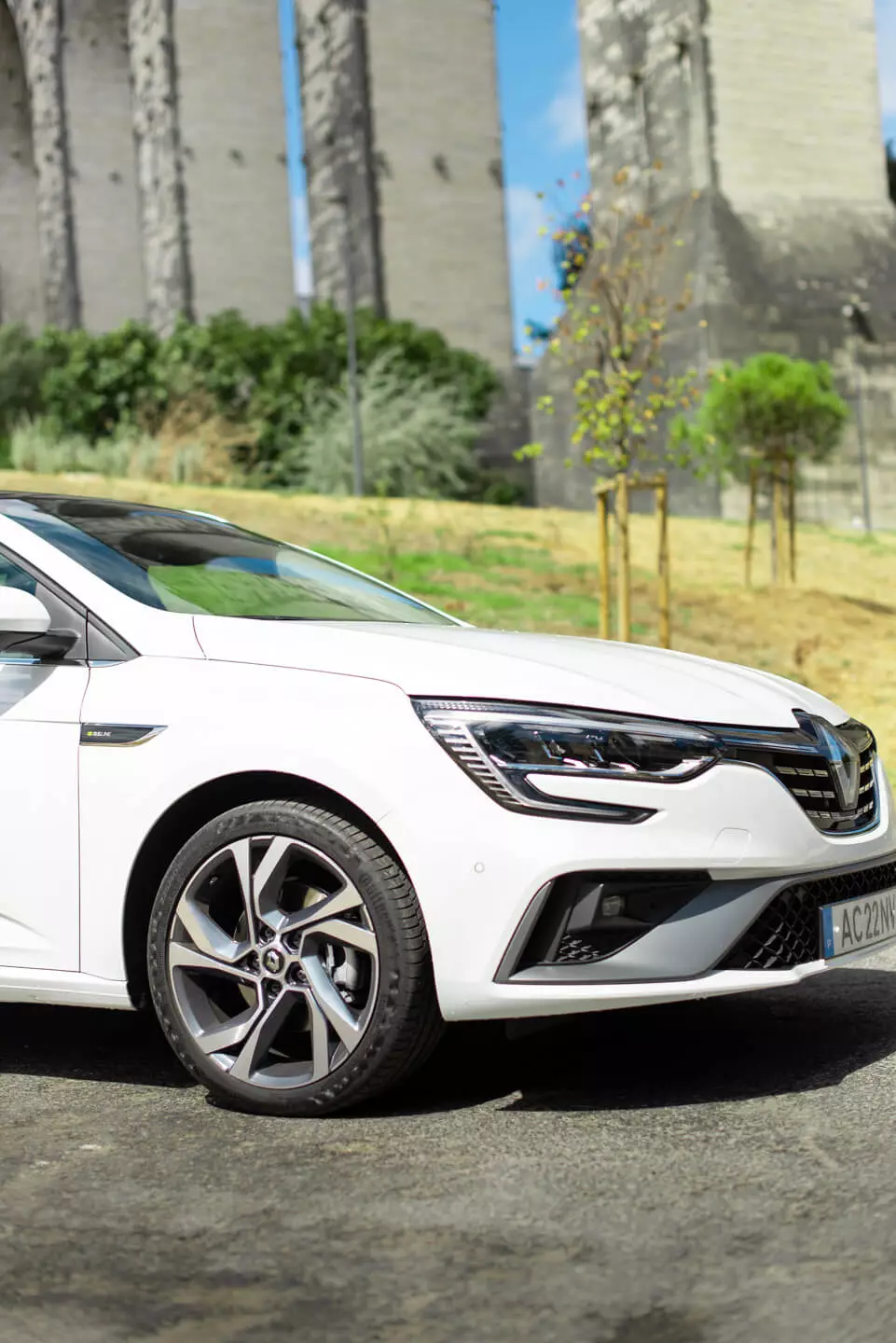 ក្រុមហ៊ុន Renault Megane Plug-in Hybrid