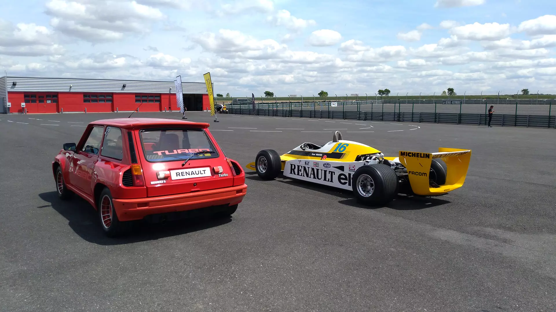 Renault RS10 dan Renault 5 Turbo