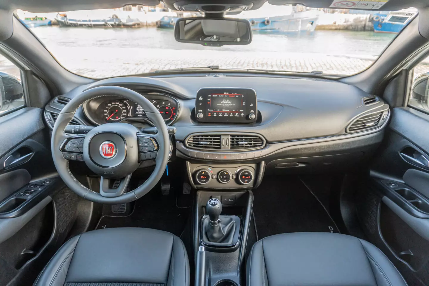 Panel ng dashboard ng Fiat Tipo