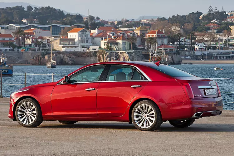 Cadillac CTS (2)