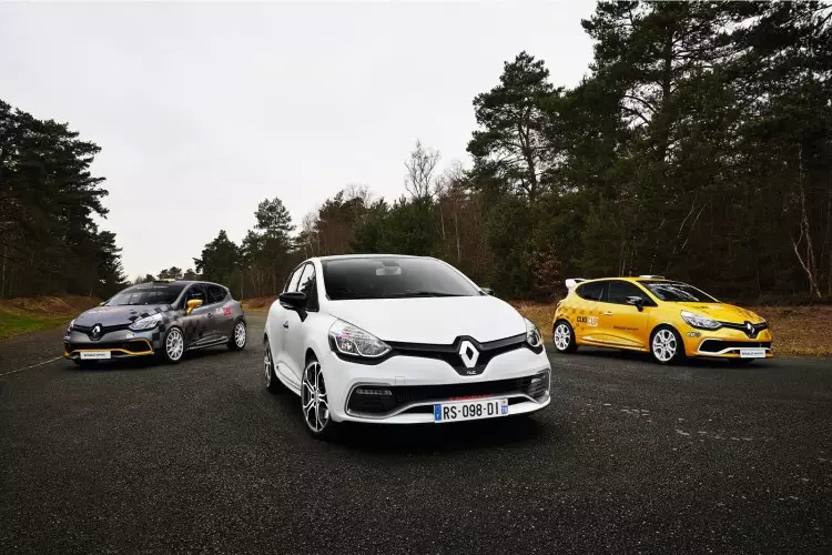 renault_clio_rs220_trophy_3