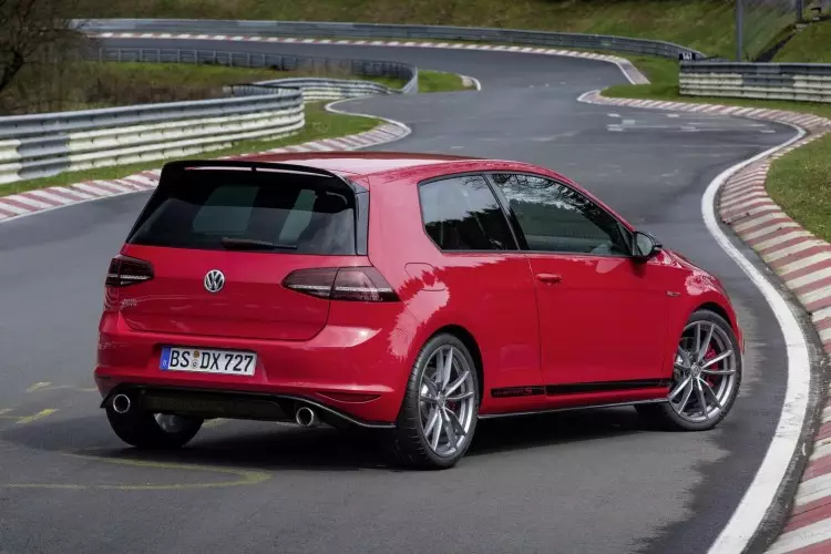 VW-Golf-Clubsport-S-Nurburgring-1